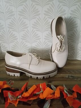 Minelli Cream Lace-Up Chunky Lug Sole Oxford Boots